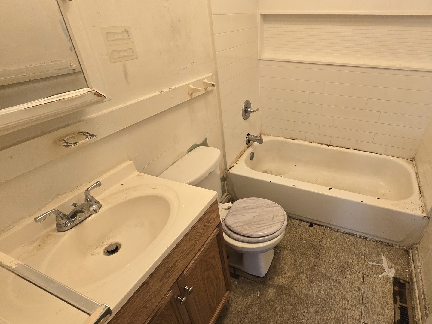 168 W 156th Place Property Photo 7