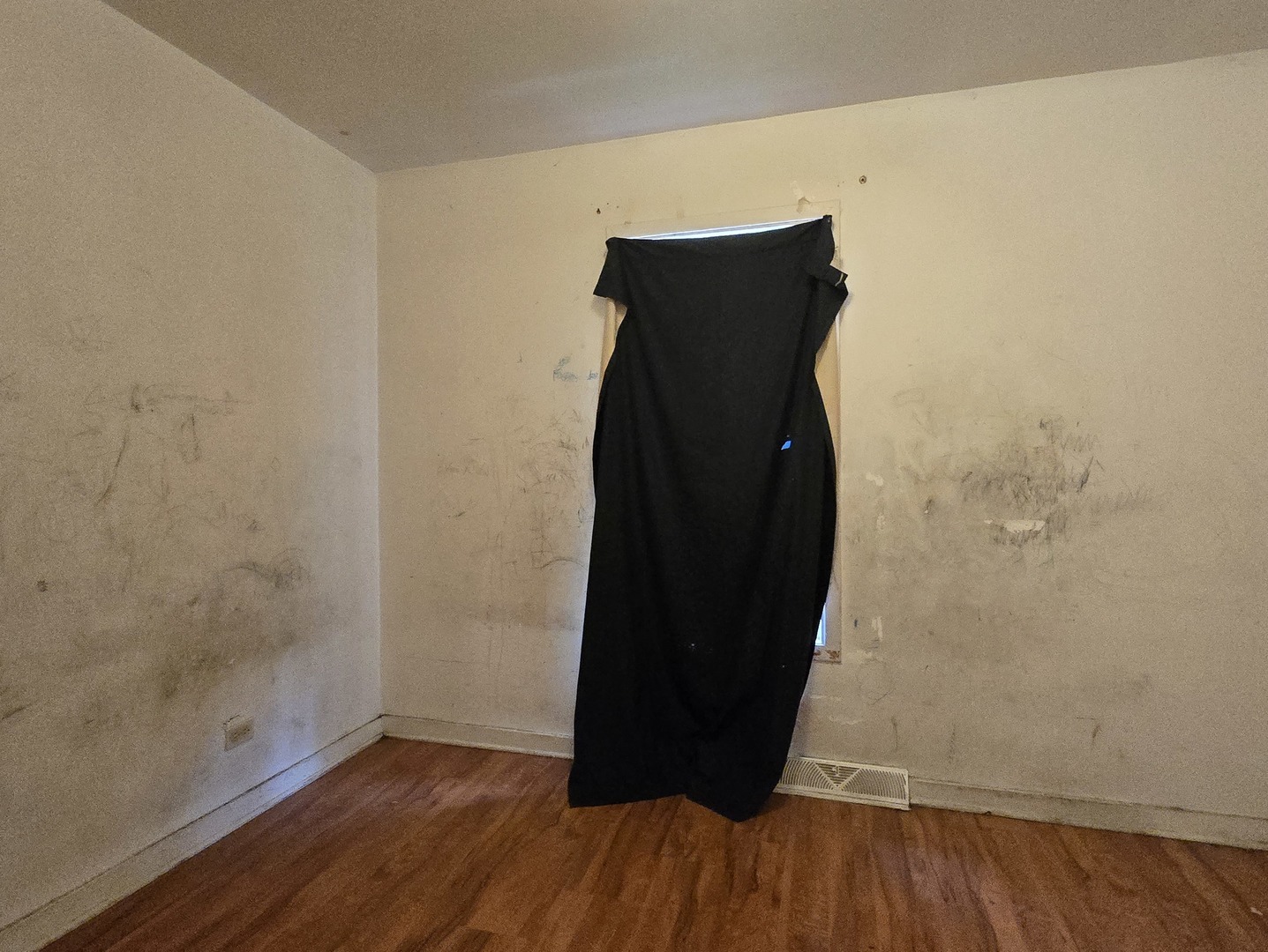 168 W 156th Place Property Photo 8