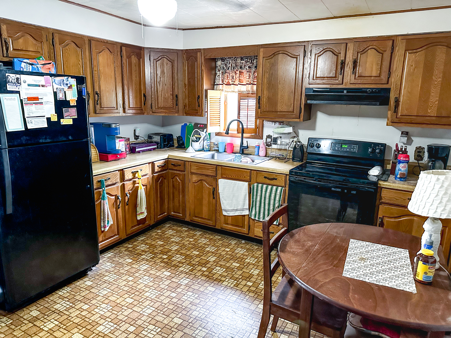 102 E Grove Street Property Photo 5