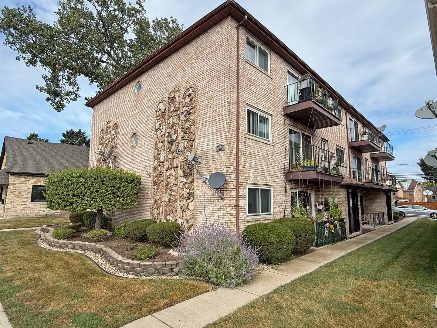 5824 S Archer Avenue 2B