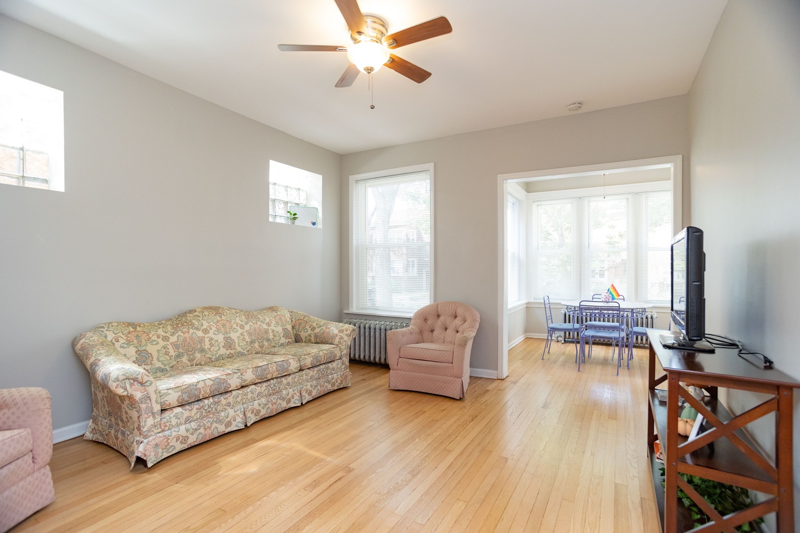 6449 N Lakewood Avenue Property Photo 17