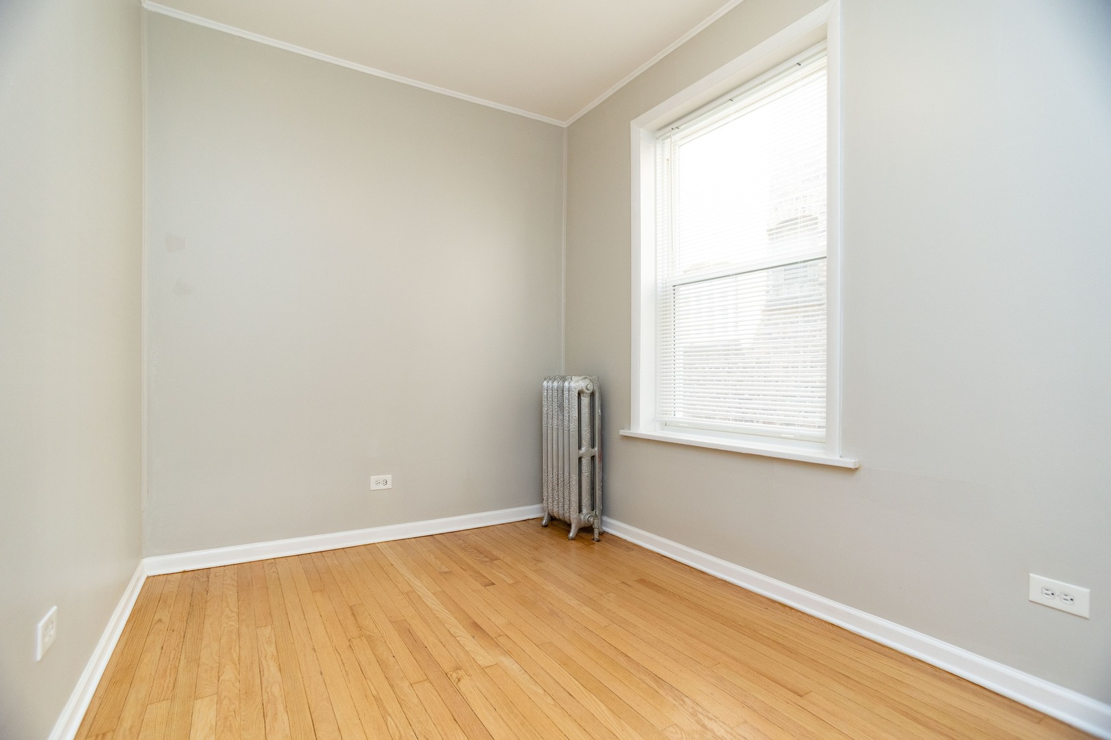 6449 N Lakewood Avenue Property Photo 26