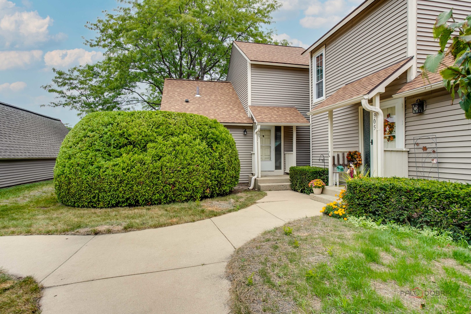 907 Vose Drive Property Photo 1