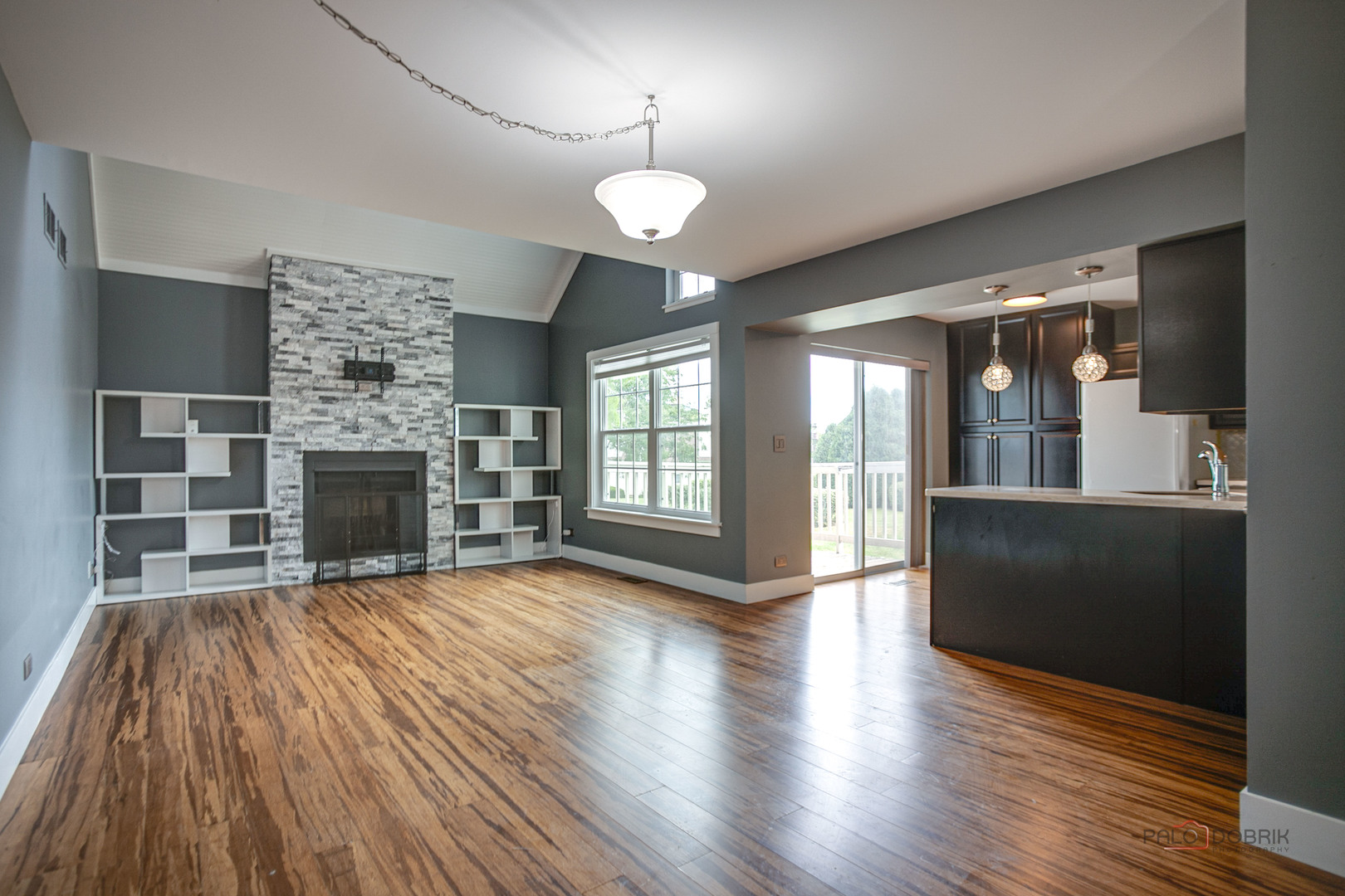907 Vose Drive Property Photo 4