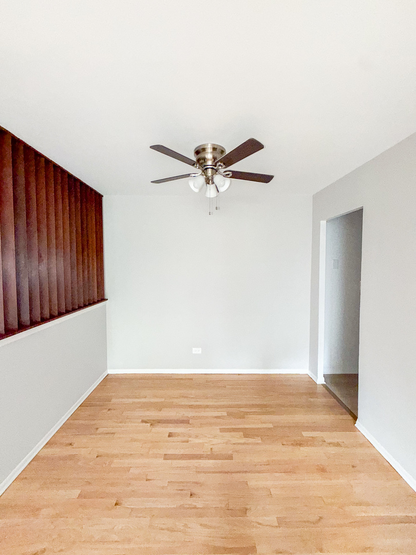 2828 N Cambridge Avenue 401 Property Photo 5
