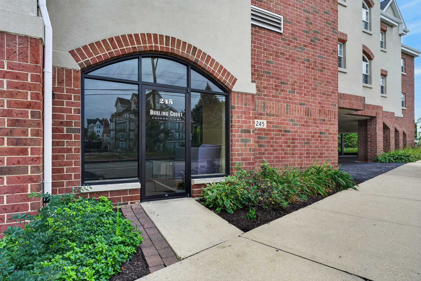 245 Burlington Avenue 201 Property Photo 3
