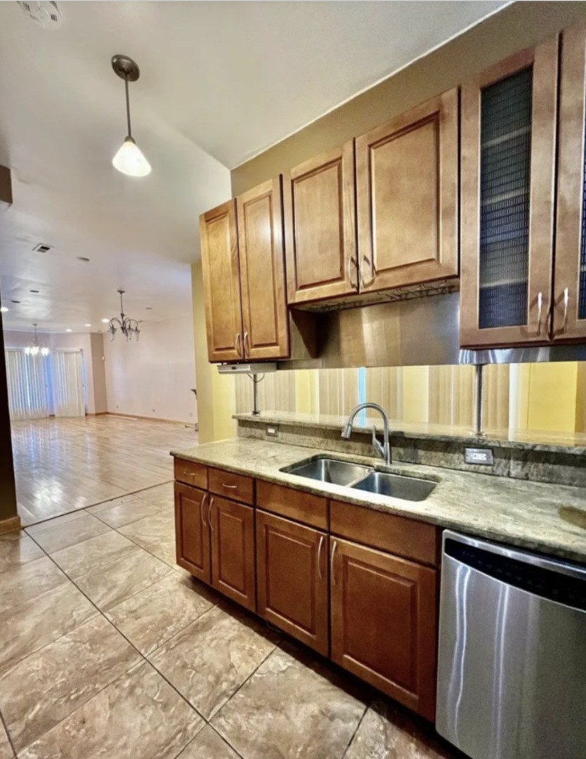 3408 W Monroe Street Property Photo 4