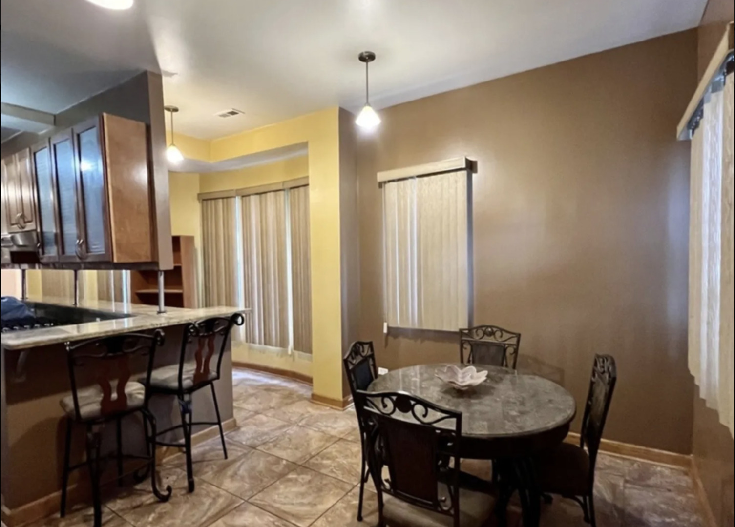 3408 W Monroe Street Property Photo 5