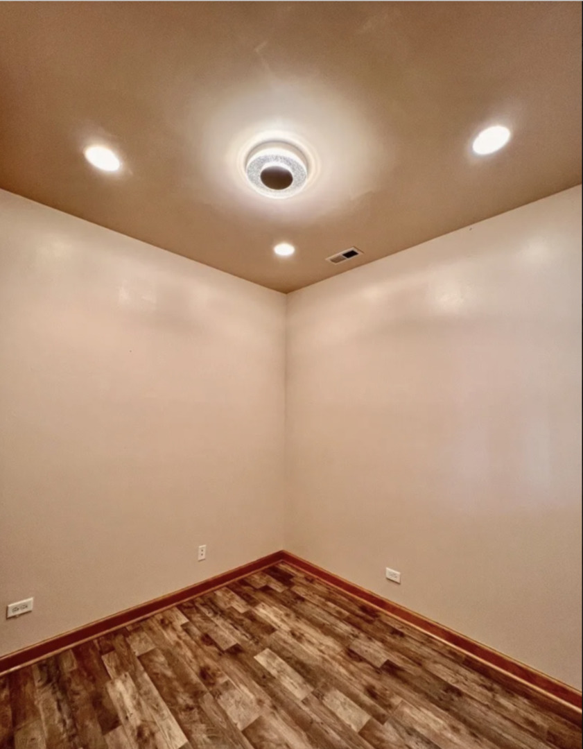 3408 W Monroe Street Property Photo 9