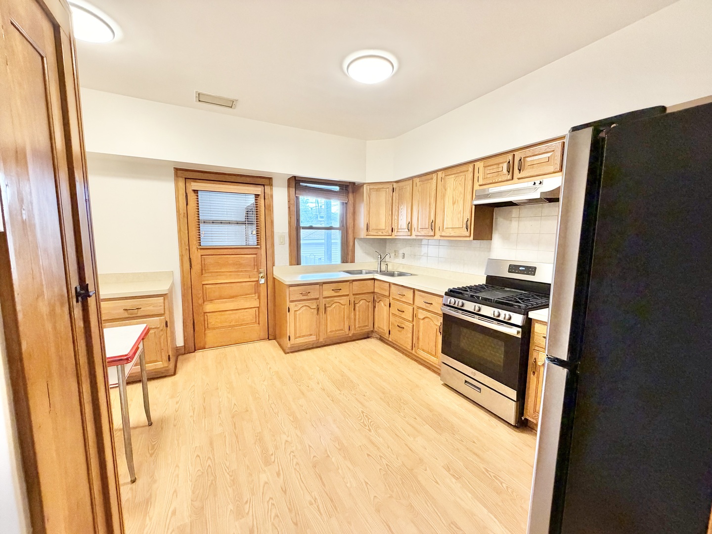2936 N Kostner Avenue Property Photo 6
