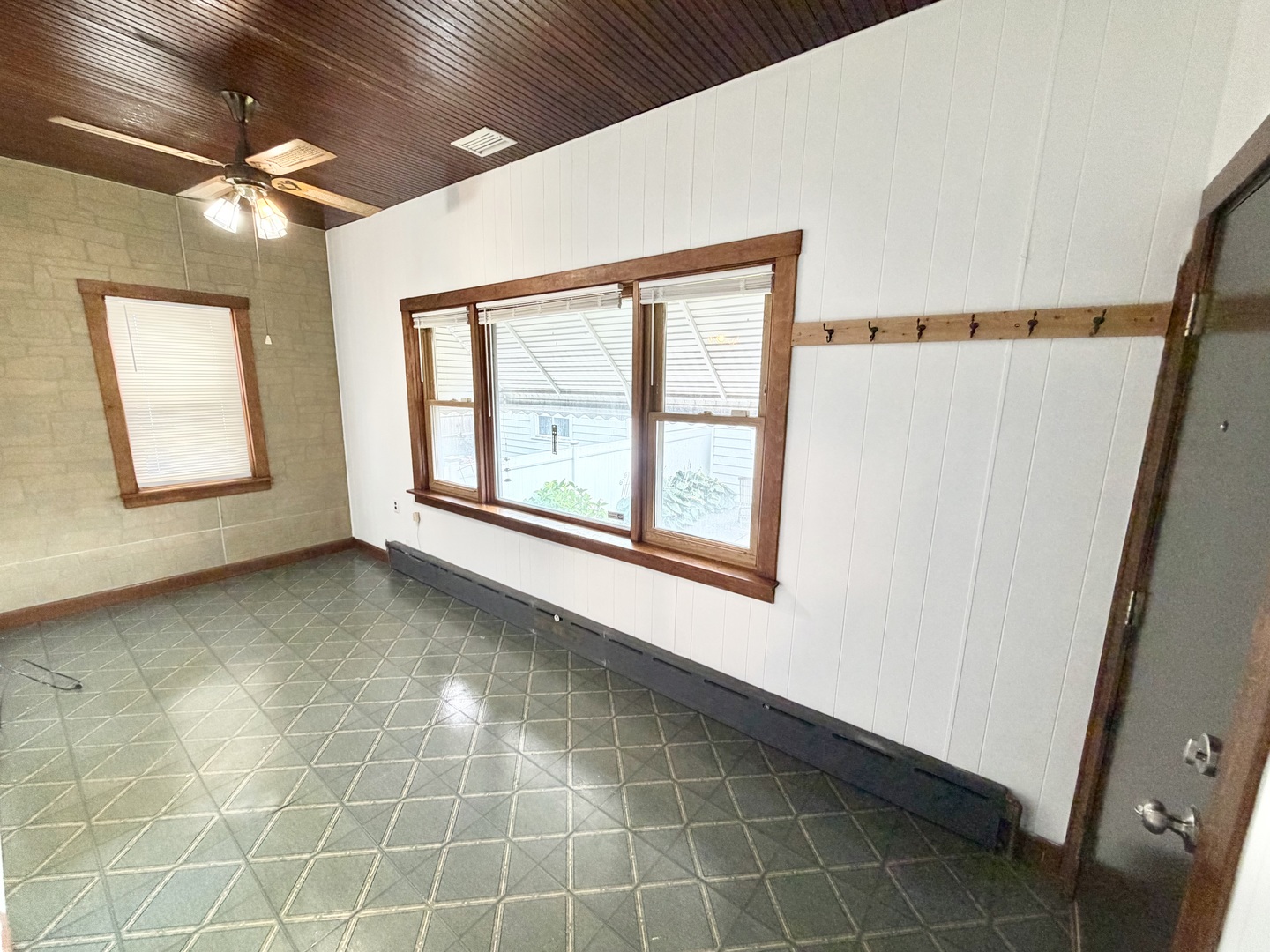 2936 N Kostner Avenue Property Photo 11
