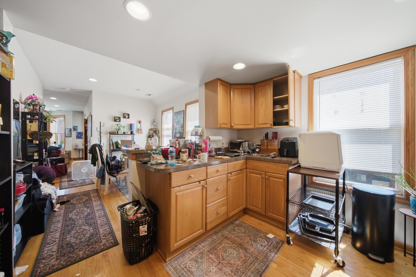 2418 N Western Avenue Property Photo 10