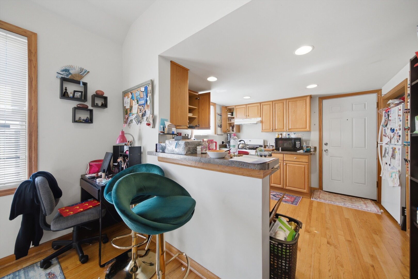 2418 N Western Avenue Property Photo 12