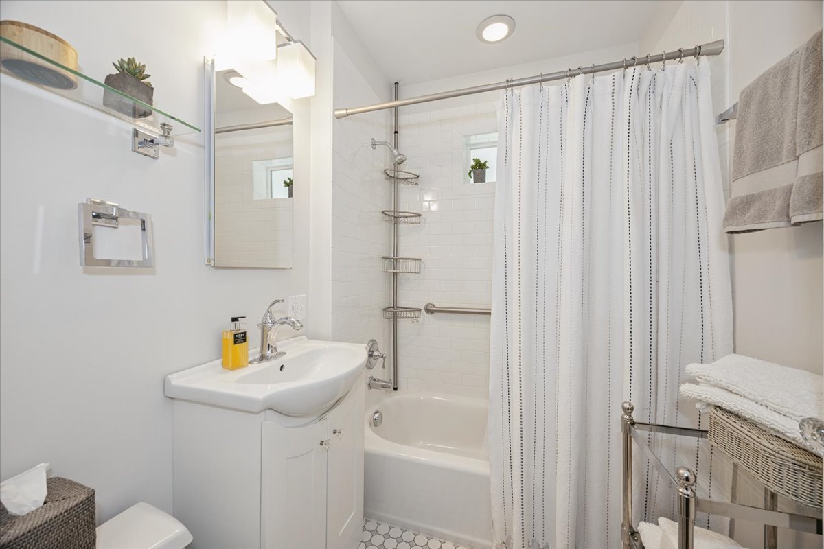 322 Park Avenue Property Photo 8