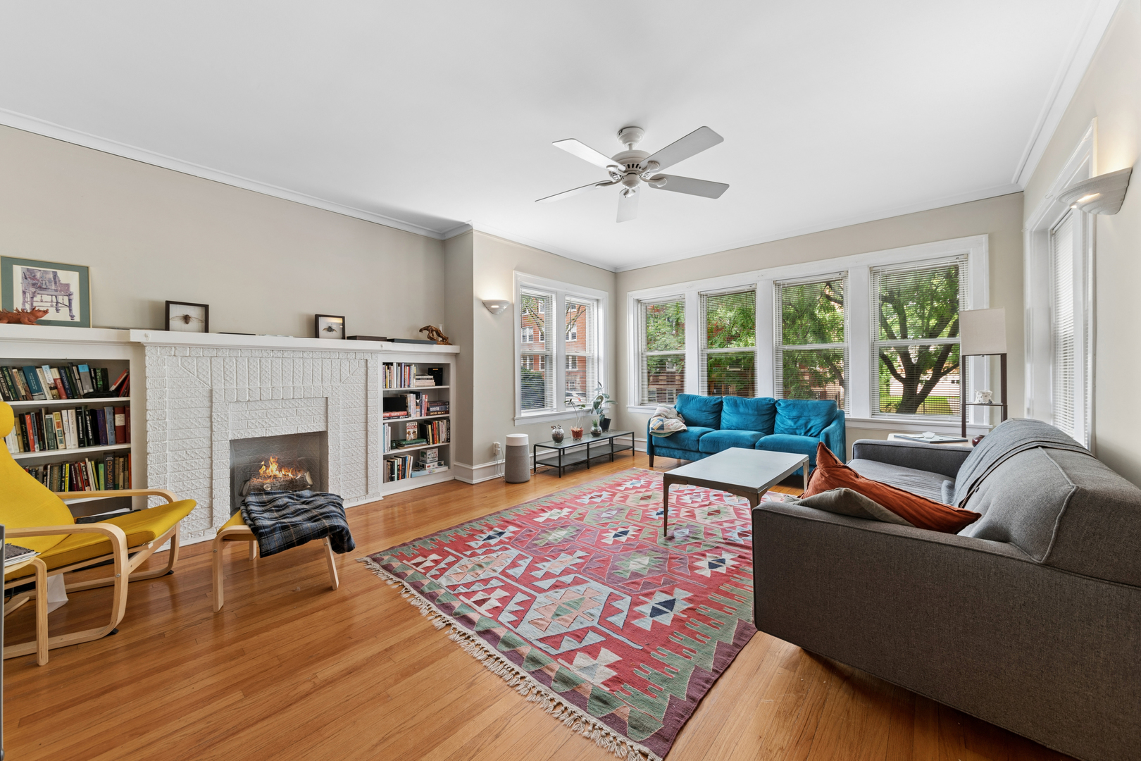 1723 W Foster Avenue Property Photo 3