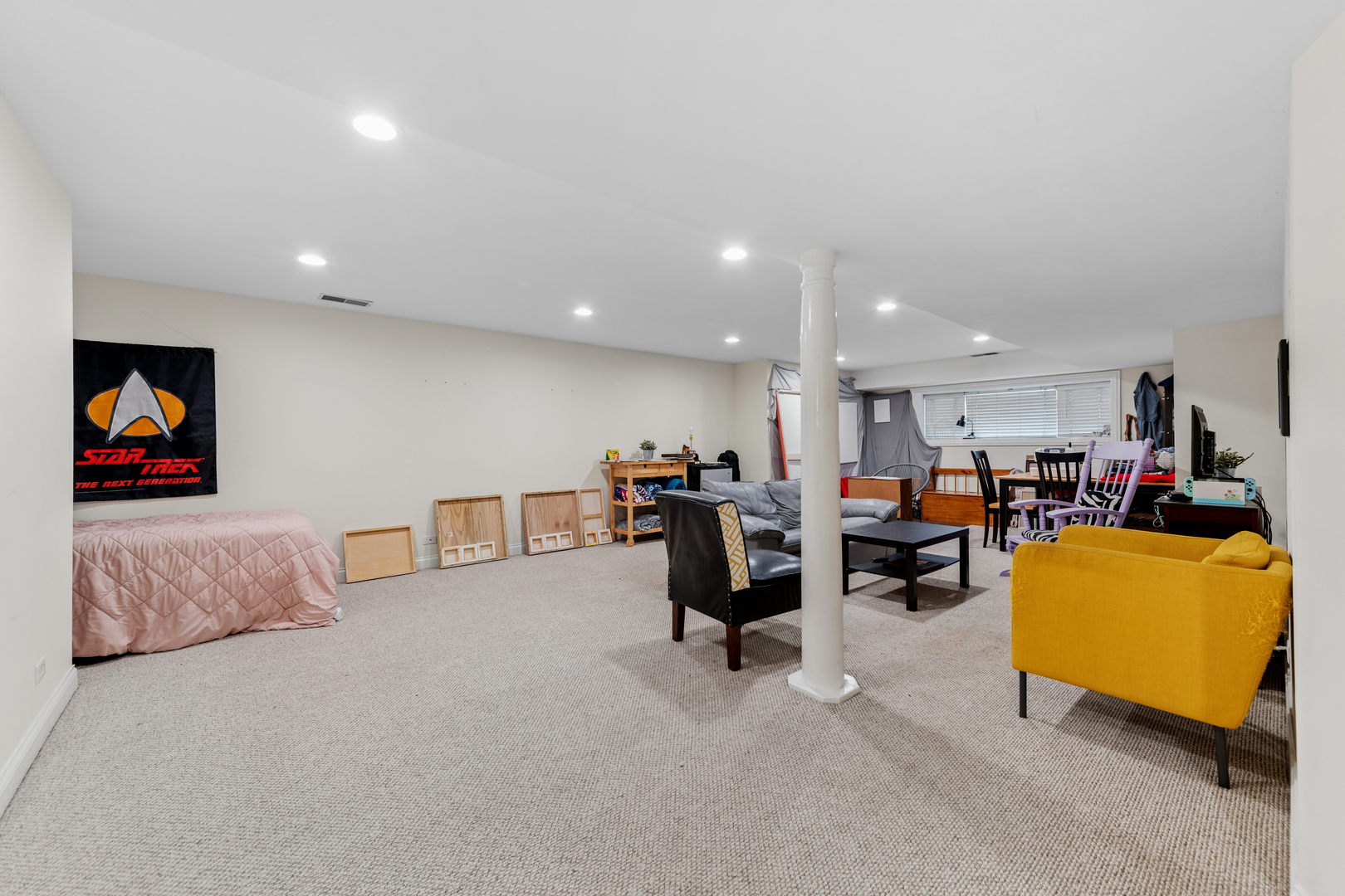 1723 W Foster Avenue Property Photo 9