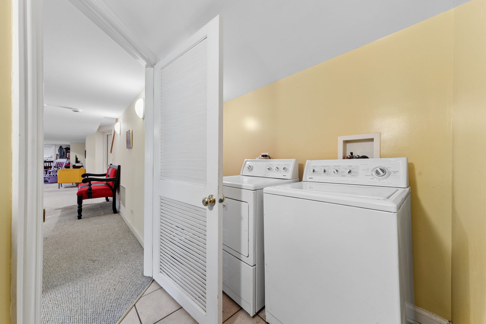 1723 W Foster Avenue Property Photo 12