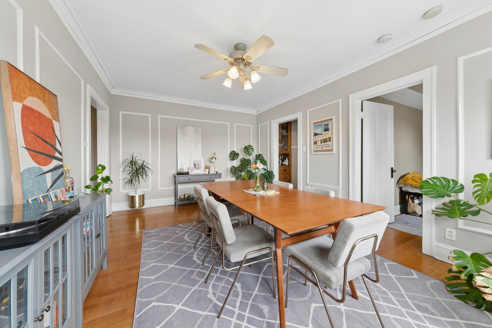 1723 W Foster Avenue Property Photo 18