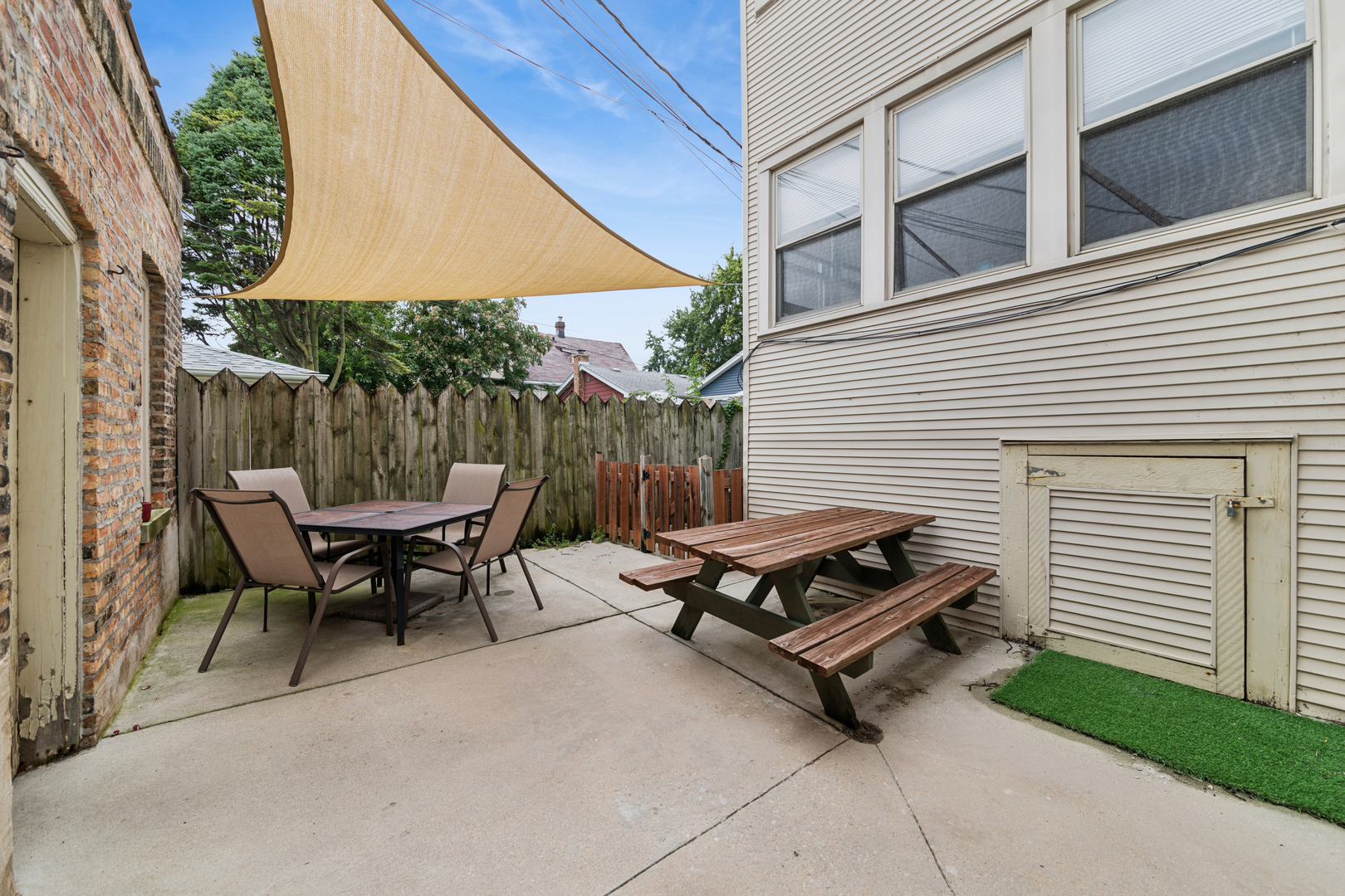 1723 W Foster Avenue Property Photo 24
