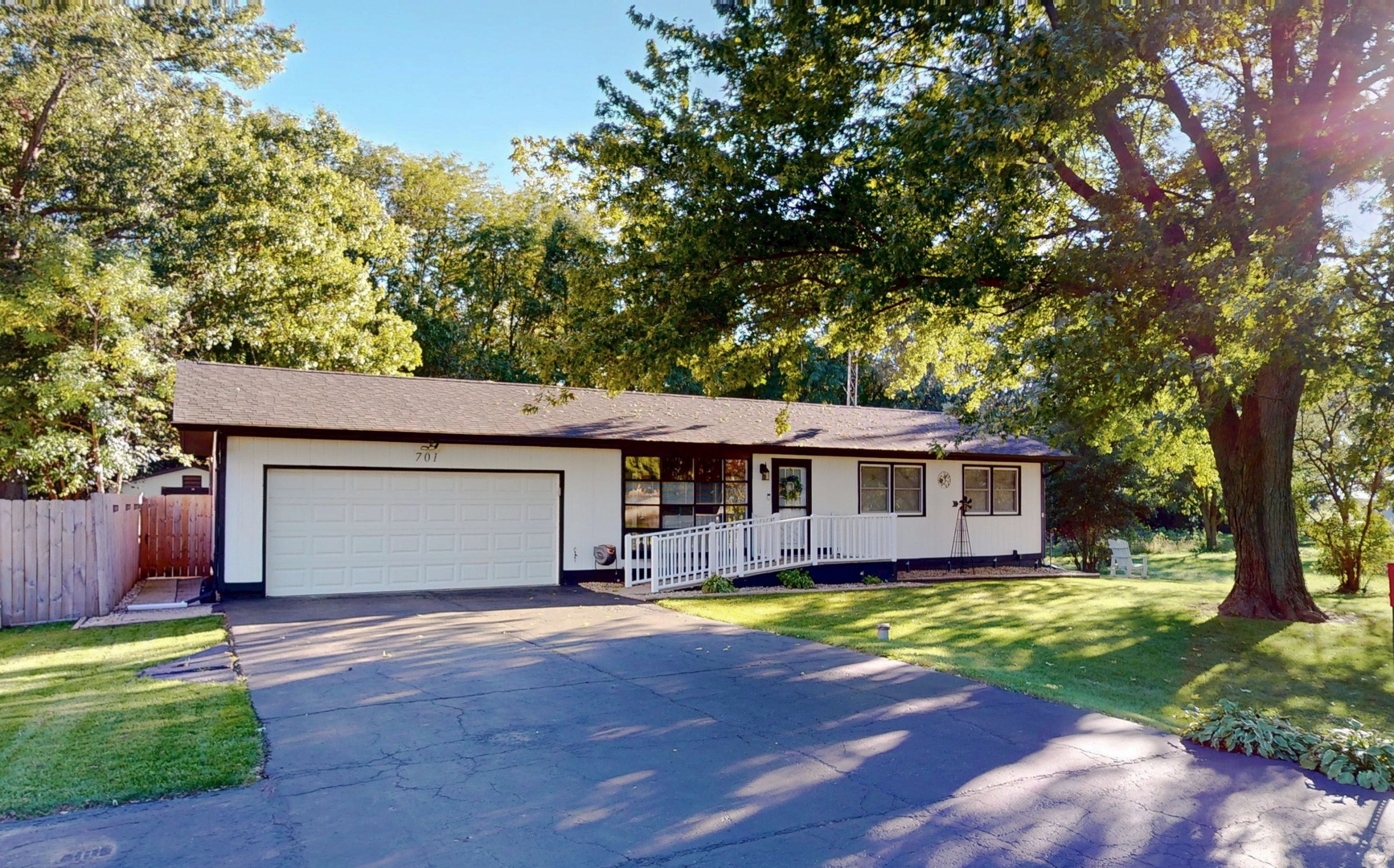 42w701 Star Lane Property Photo 1