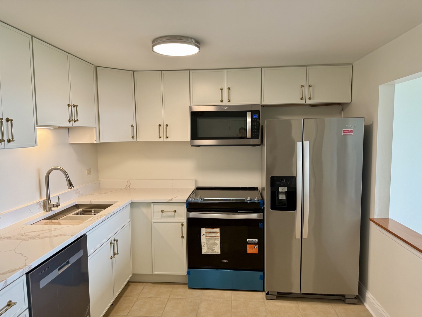 2015 Finley Road 812 Property Photo 4