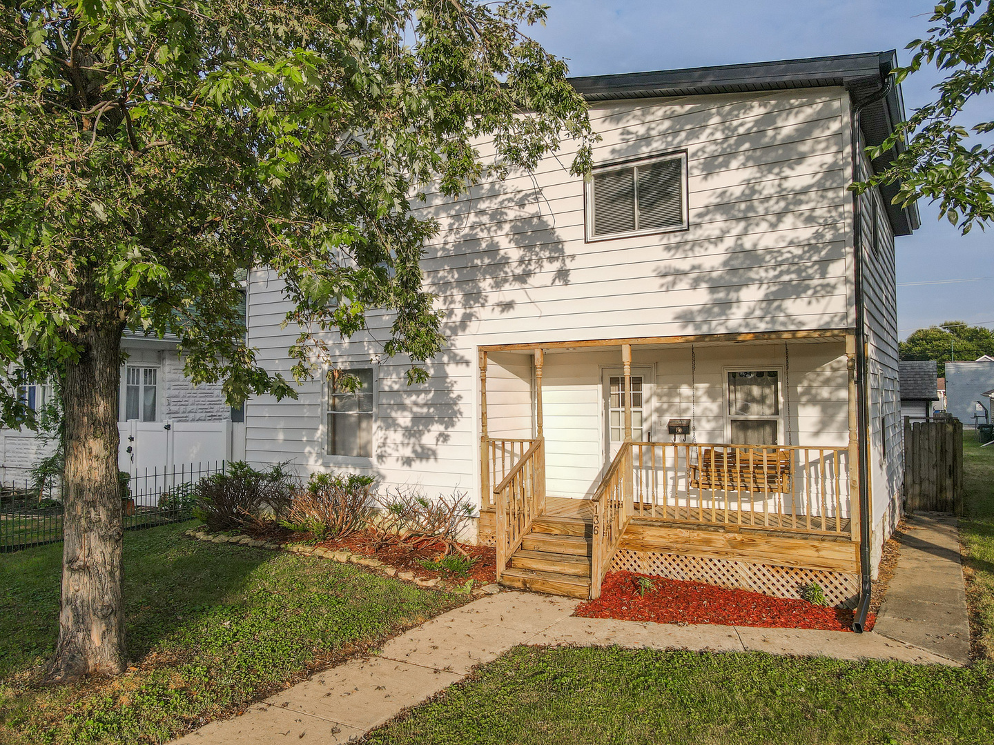 136 N Oak Street Property Photo 1