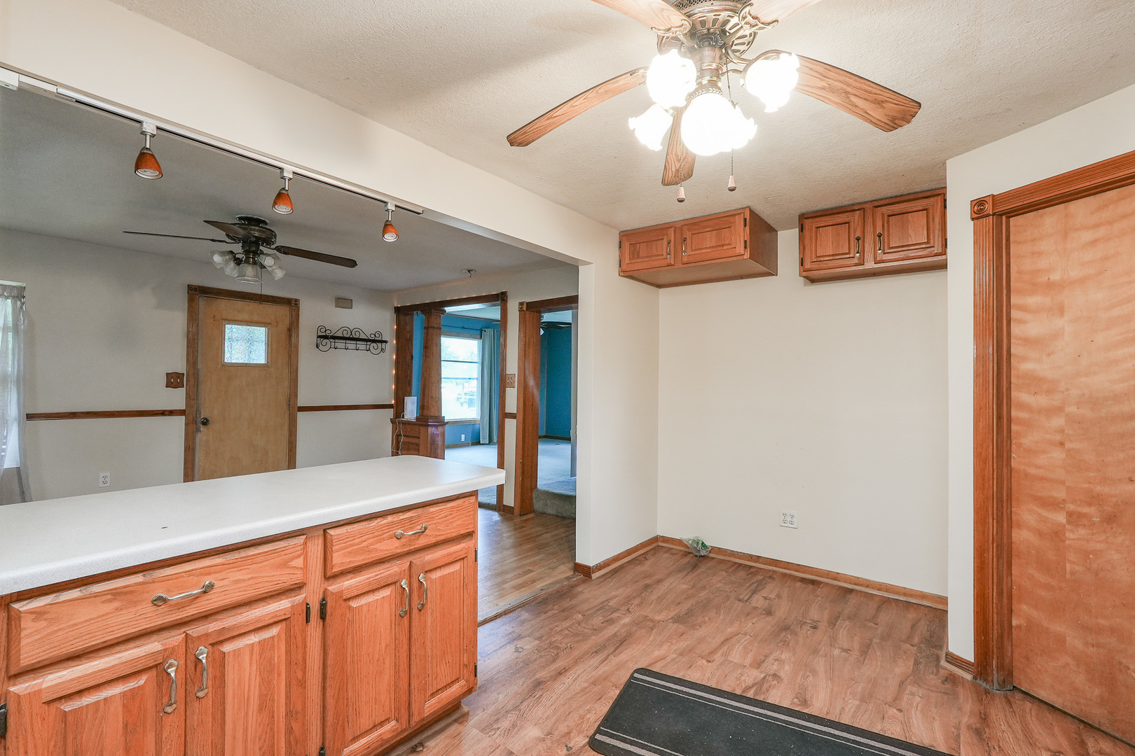 136 N Oak Street Property Photo 6
