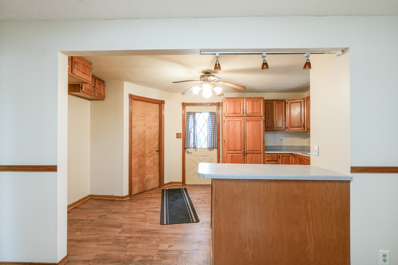 136 N Oak Street Property Photo 7