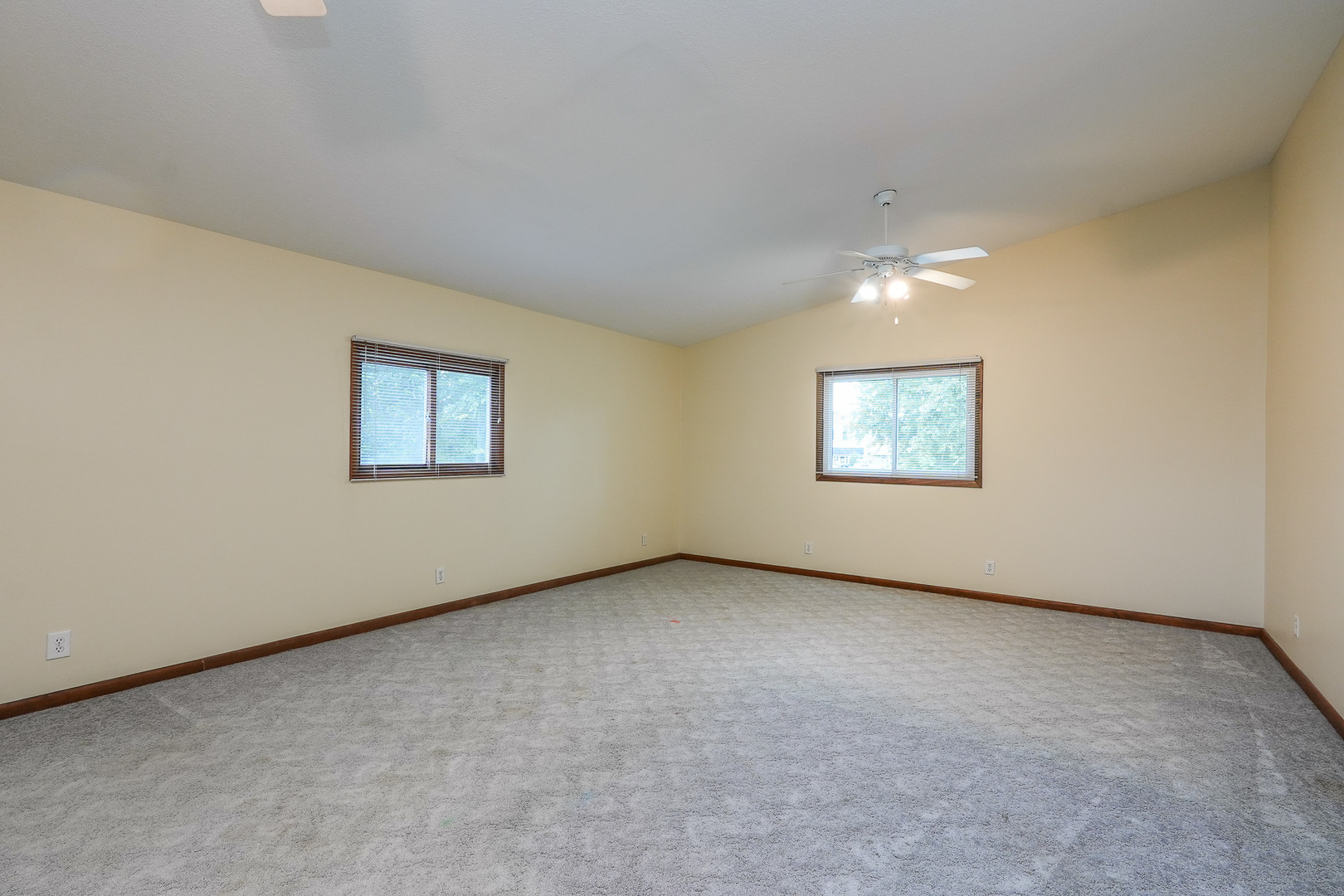 136 N Oak Street Property Photo 18