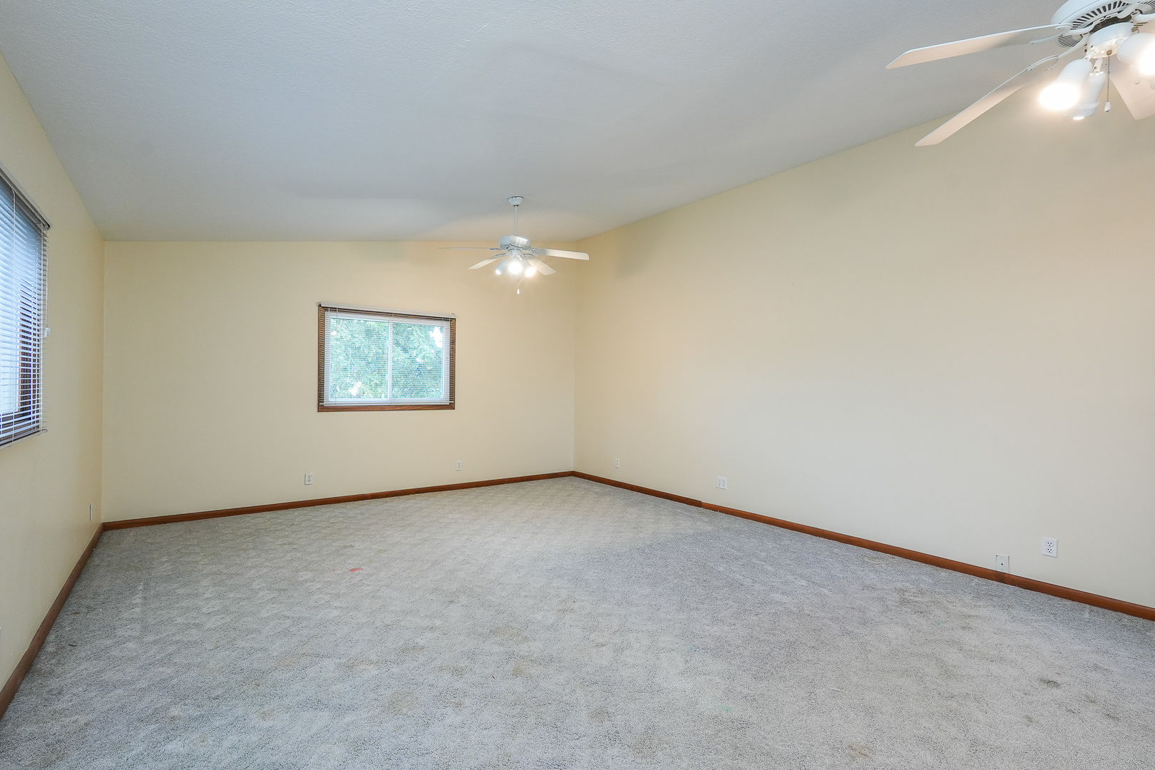 136 N Oak Street Property Photo 19