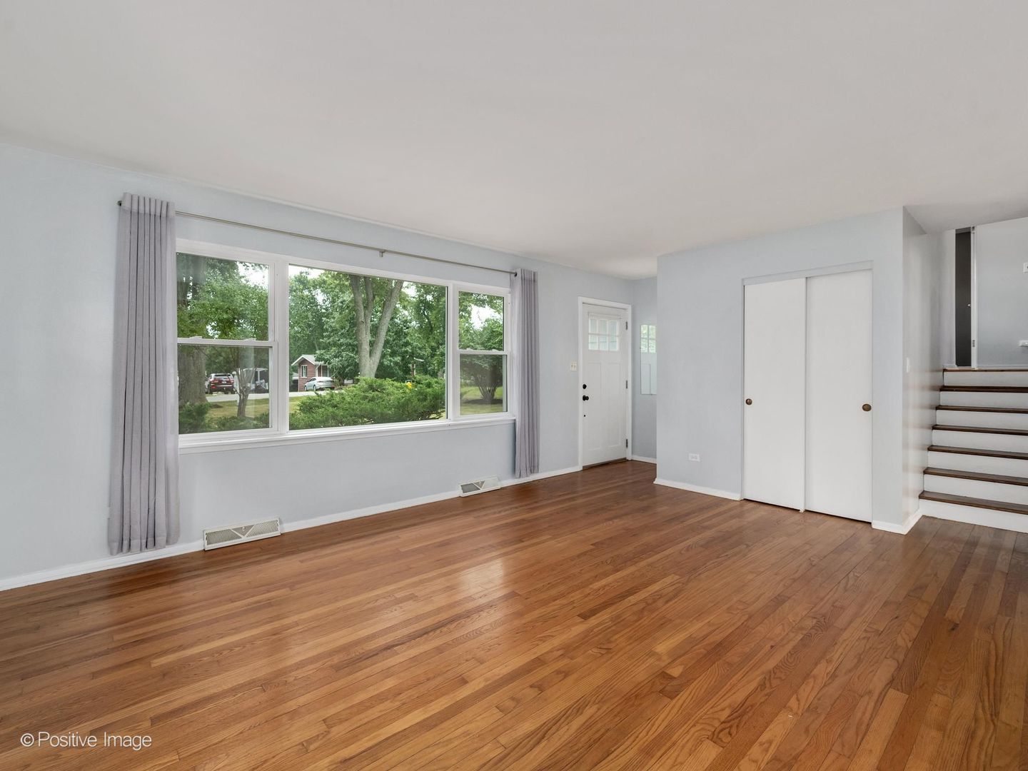 5798 Pershing Avenue Property Photo 4