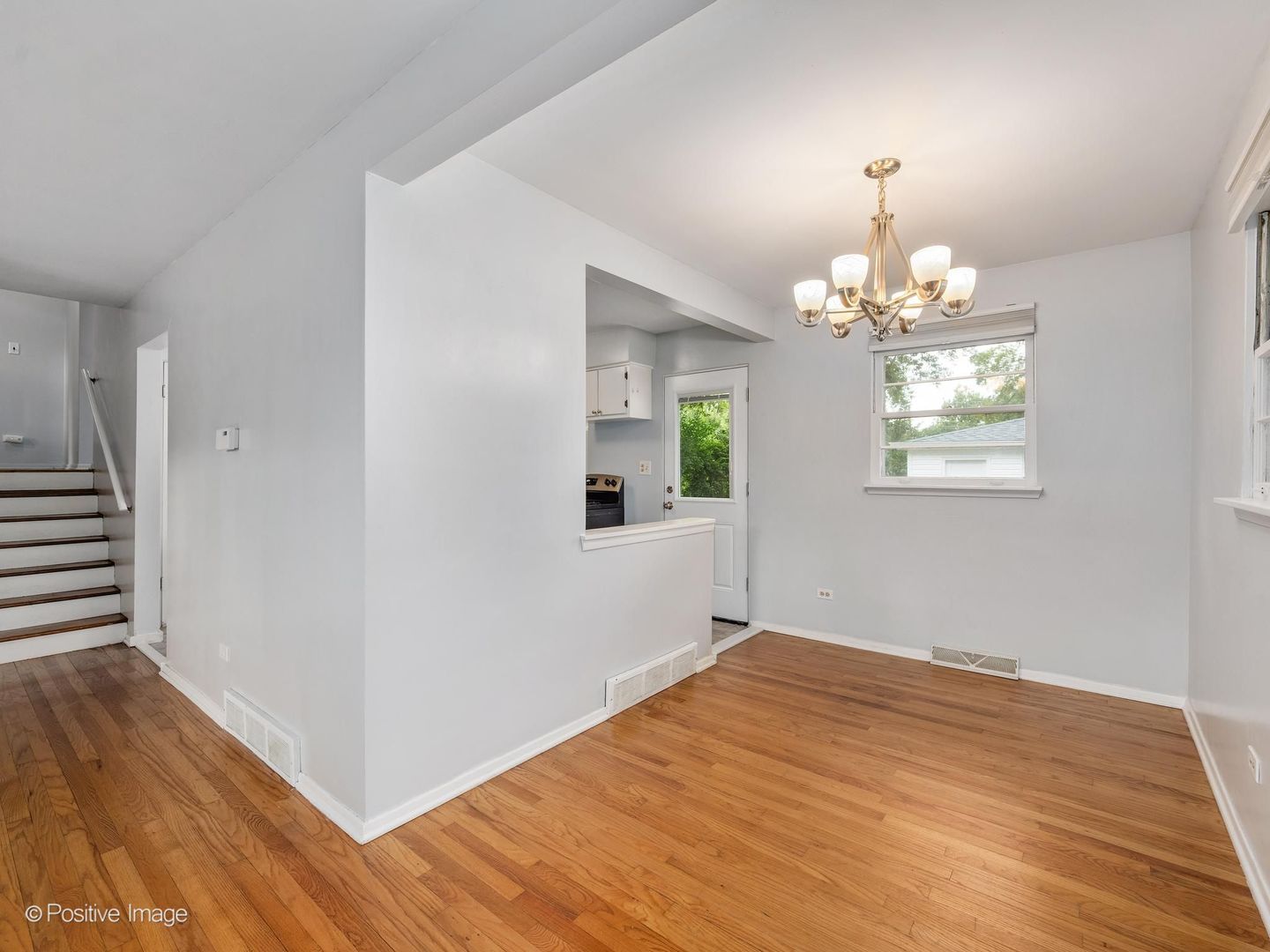5798 Pershing Avenue Property Photo 7