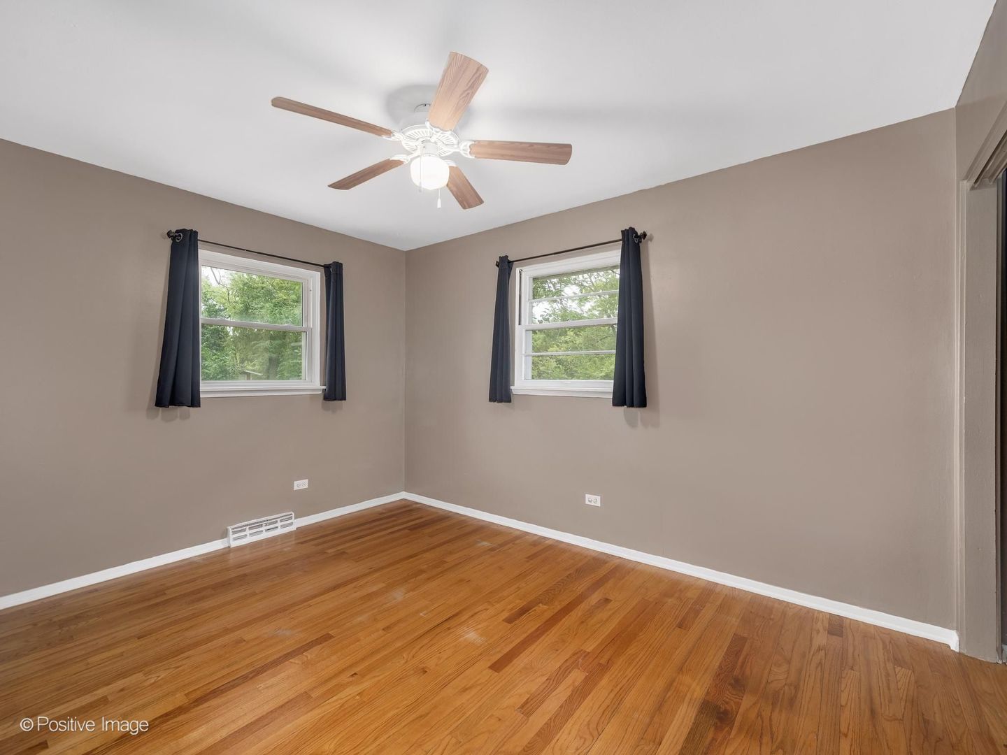 5798 Pershing Avenue Property Photo 12