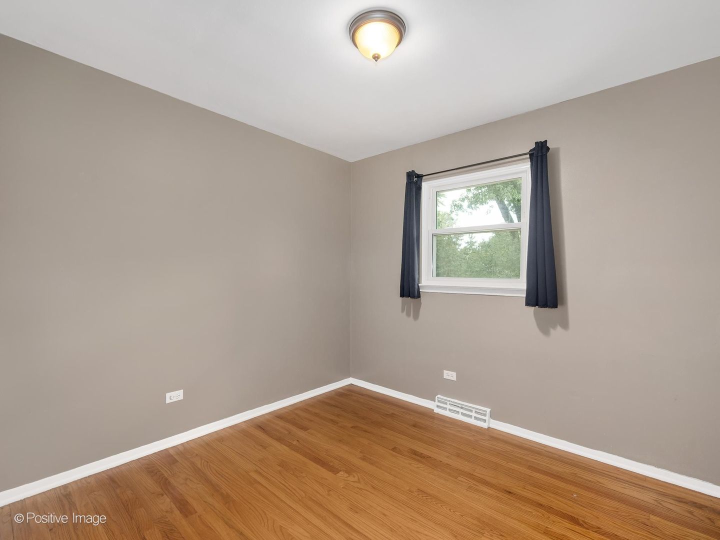 5798 Pershing Avenue Property Photo 13