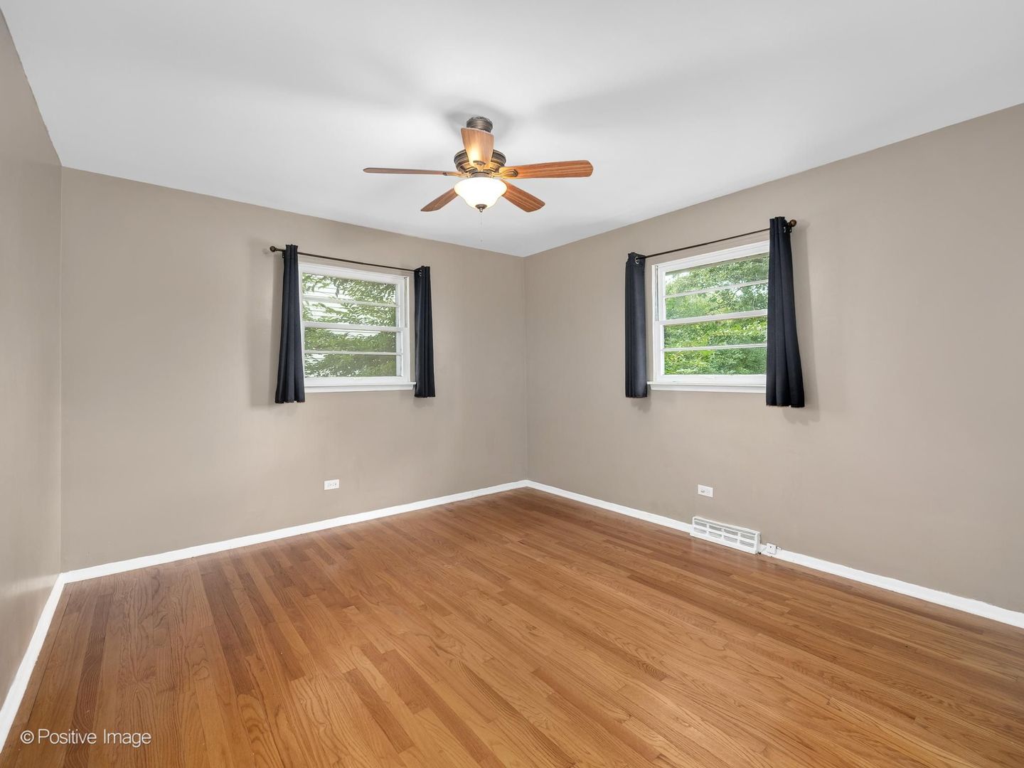 5798 Pershing Avenue Property Photo 14