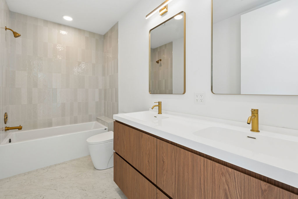 2072 N Western Avenue Ph-401 Property Photo 19