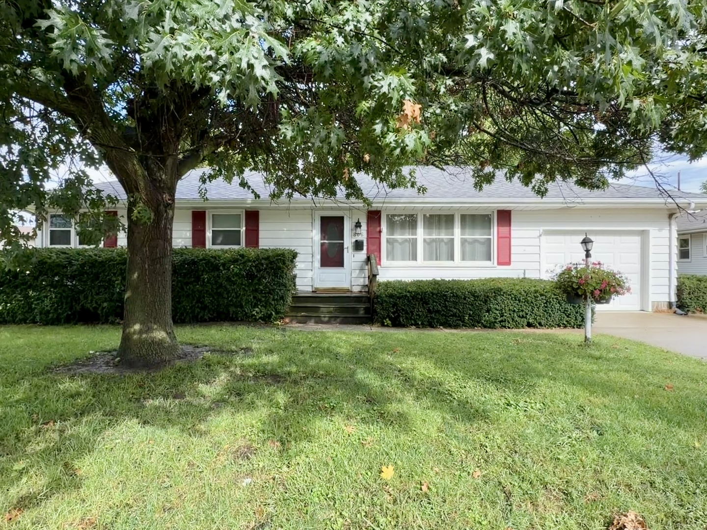806 9th Street Property Photo 1