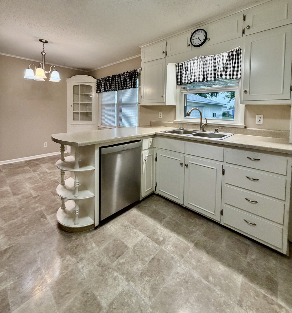 806 9th Street Property Photo 3