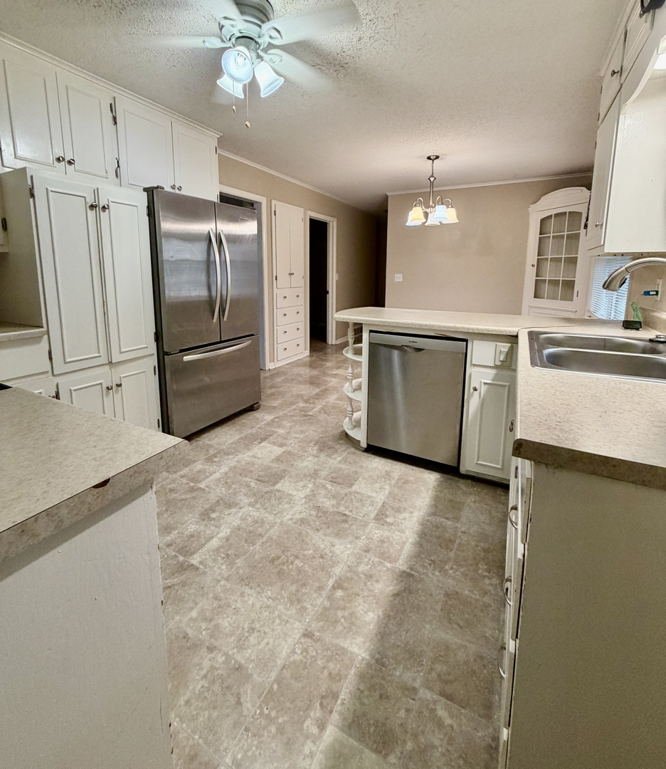 806 9th Street Property Photo 4