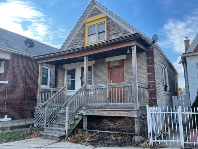 1350 N Monticello Avenue Property Photo 1