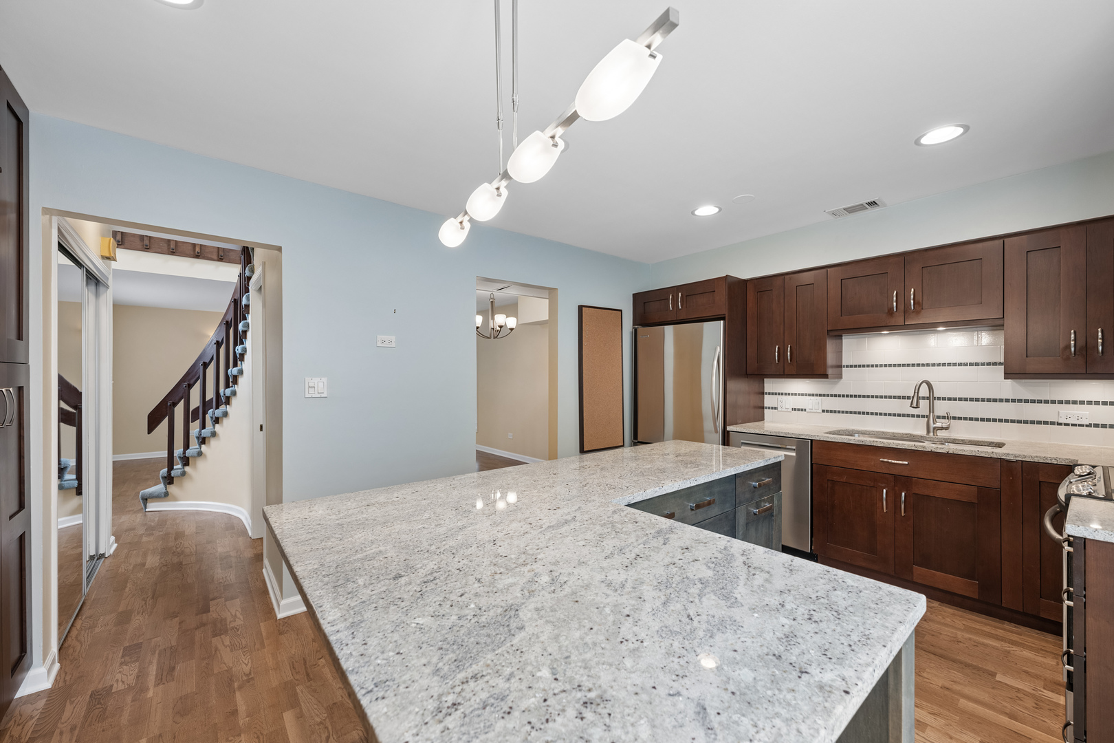 830 Forest Avenue B Property Photo 8