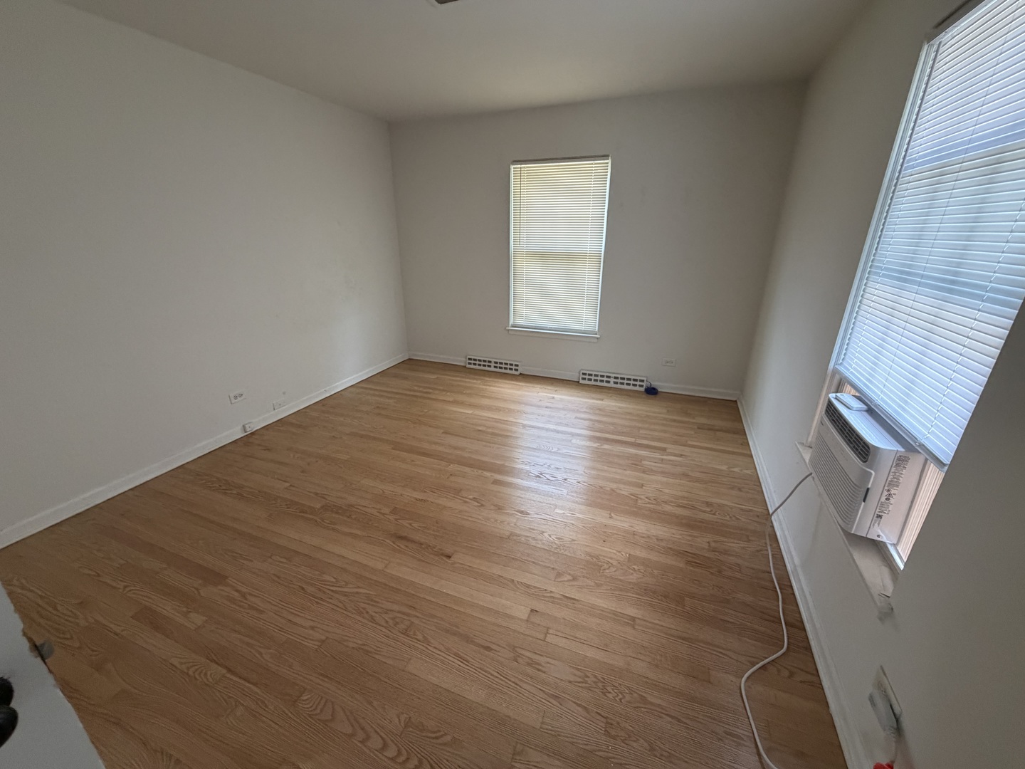 35 E North Avenue 1 Property Photo 11