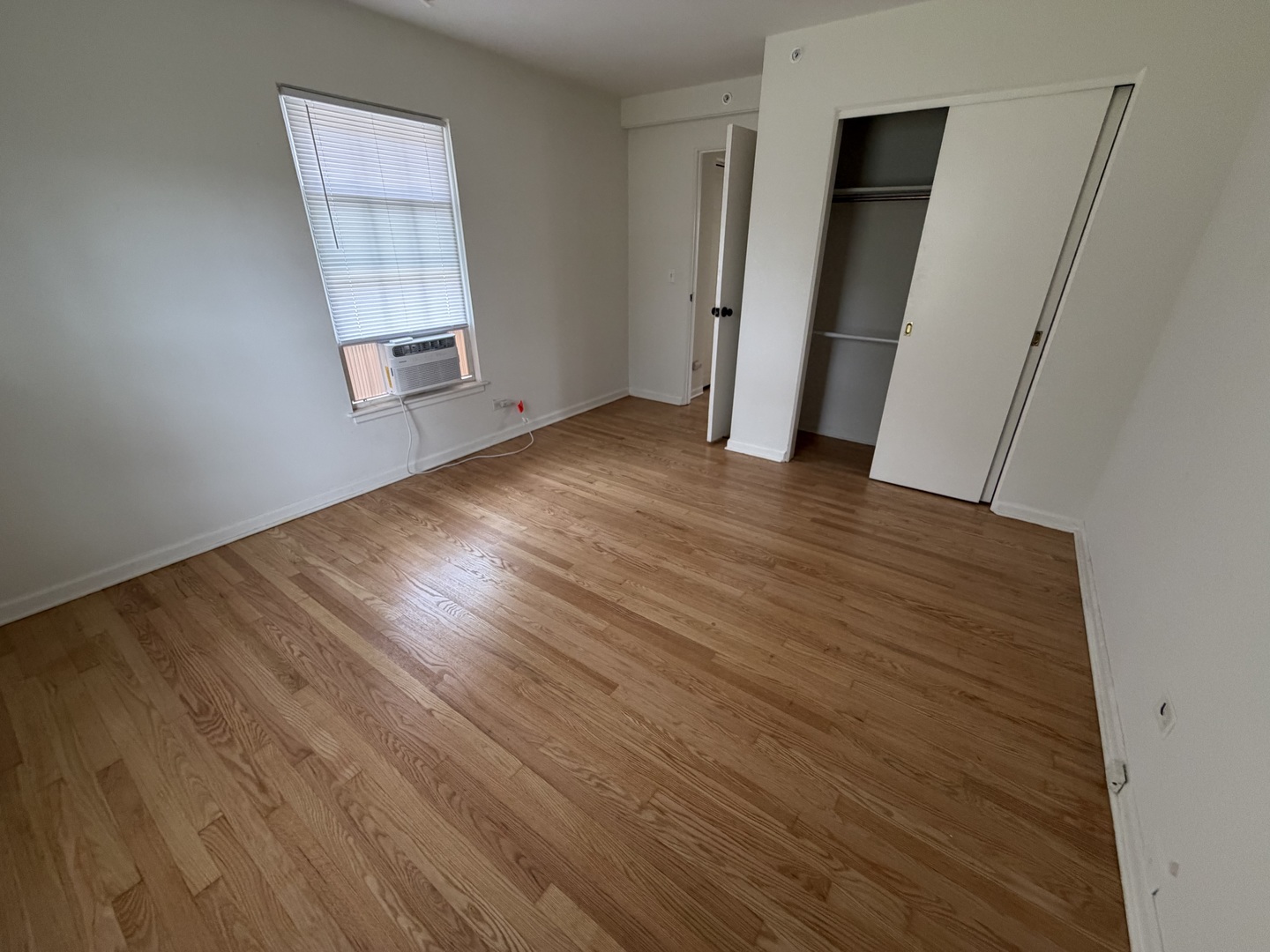 35 E North Avenue 1 Property Photo 12