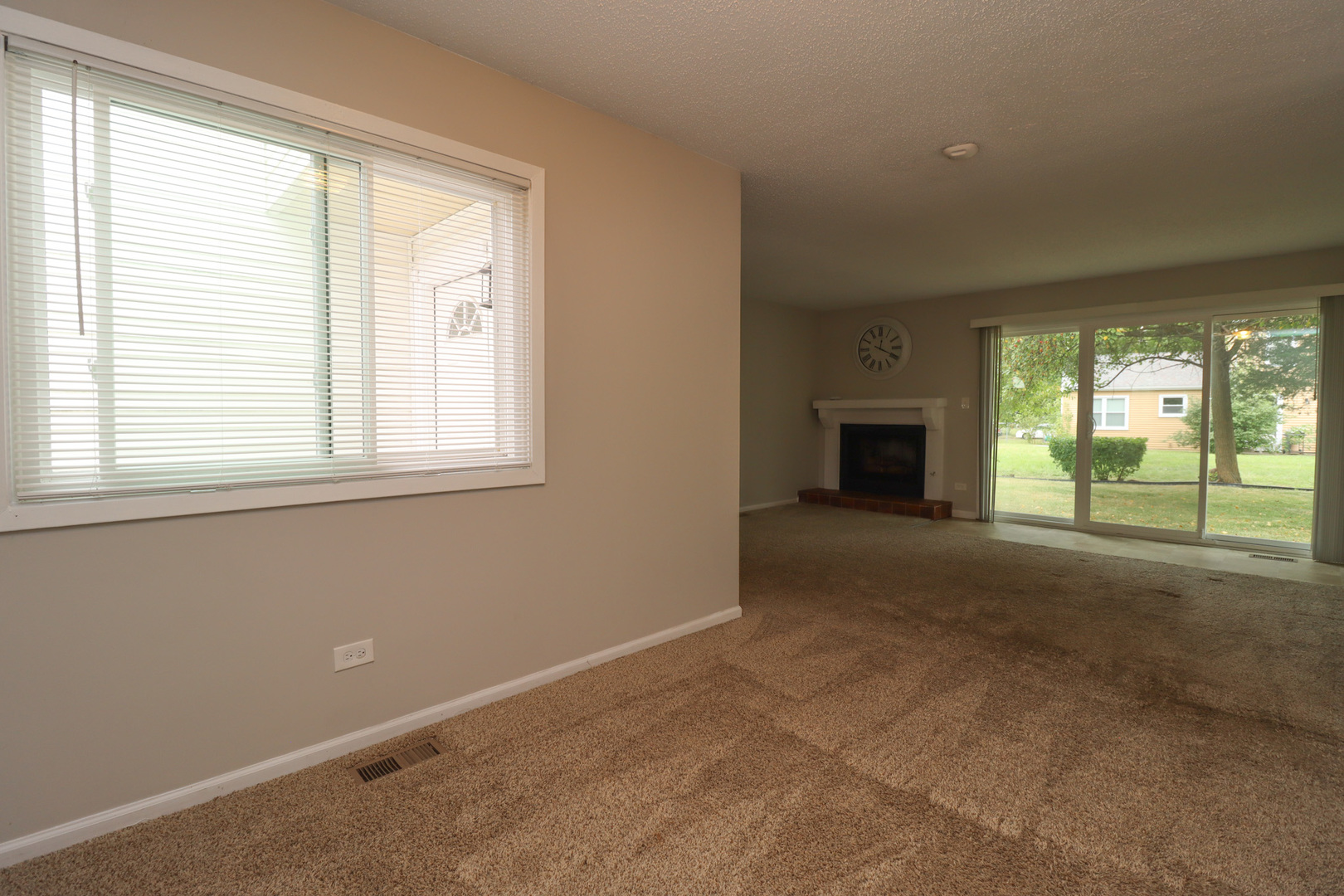 3010 Long Grove Court Property Photo 6