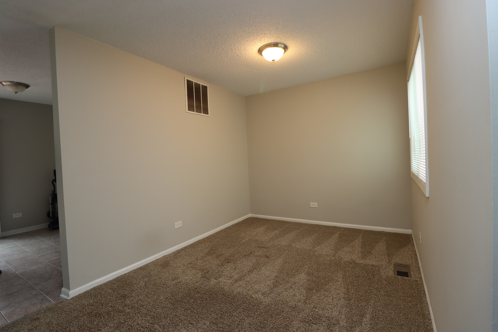 3010 Long Grove Court Property Photo 7