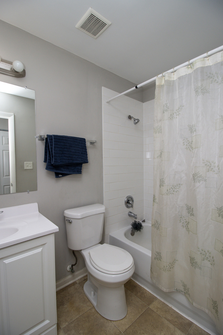 3010 Long Grove Court Property Photo 9