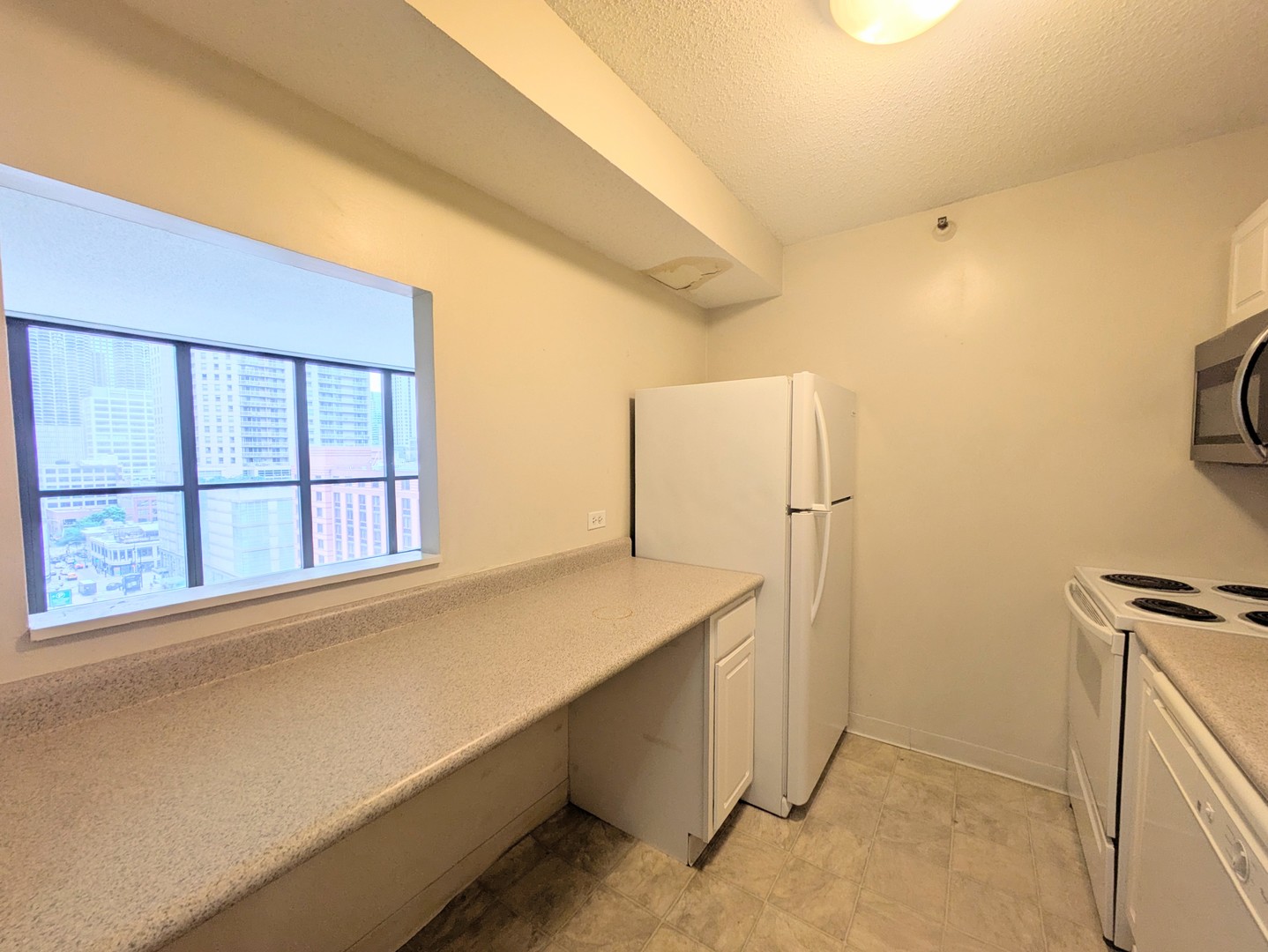 10 E Ontario Street 1105 Property Photo 10