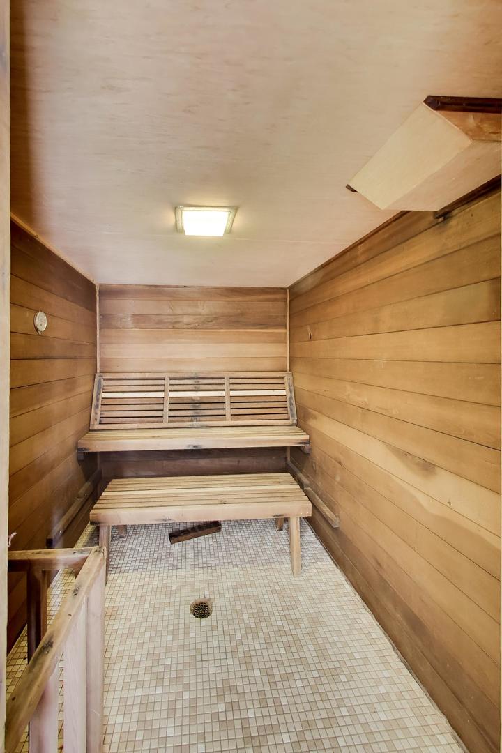 907 Curtiss Street 404 Property Photo 24