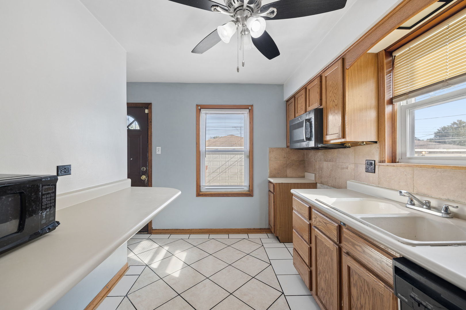 2868 W 84th Street Property Photo 5