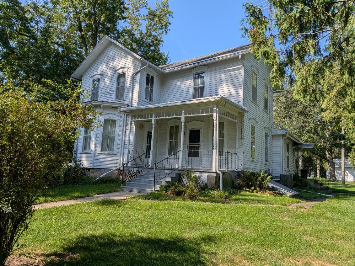 106 N Broadway Street Property Photo 2